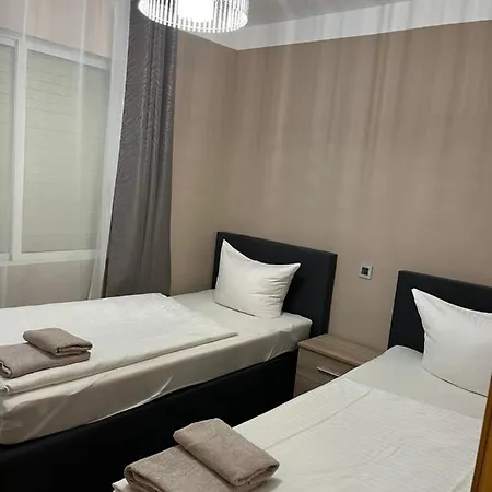 Nadiya App Pool, Parking *