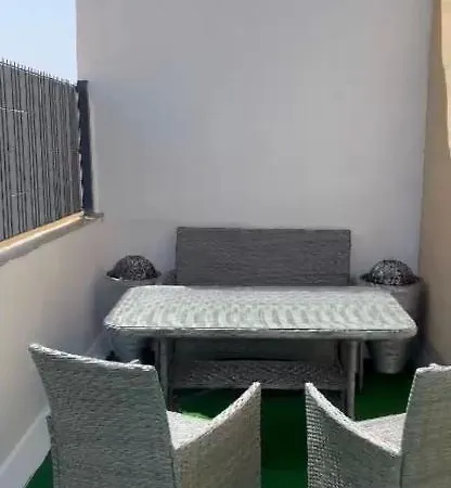 Nadiya App Pool, Parking