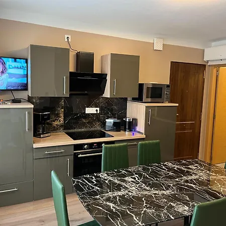 Nadiya App Pool, Parking * Torrevieja