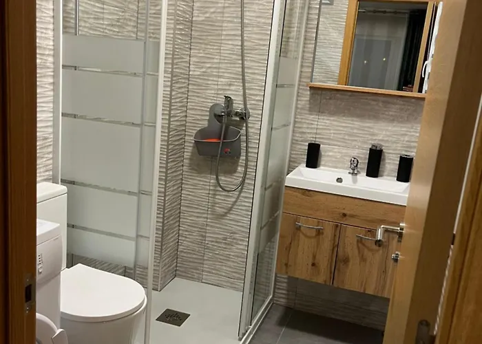 Nadiya App Pool, Parking *