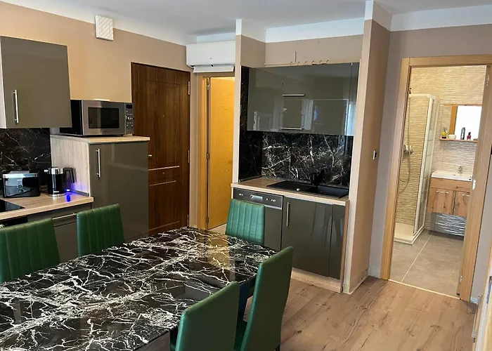 Nadiya App Pool, Parking * Torrevieja