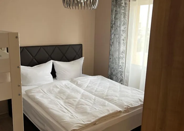 Nadiya App Pool, Parking *